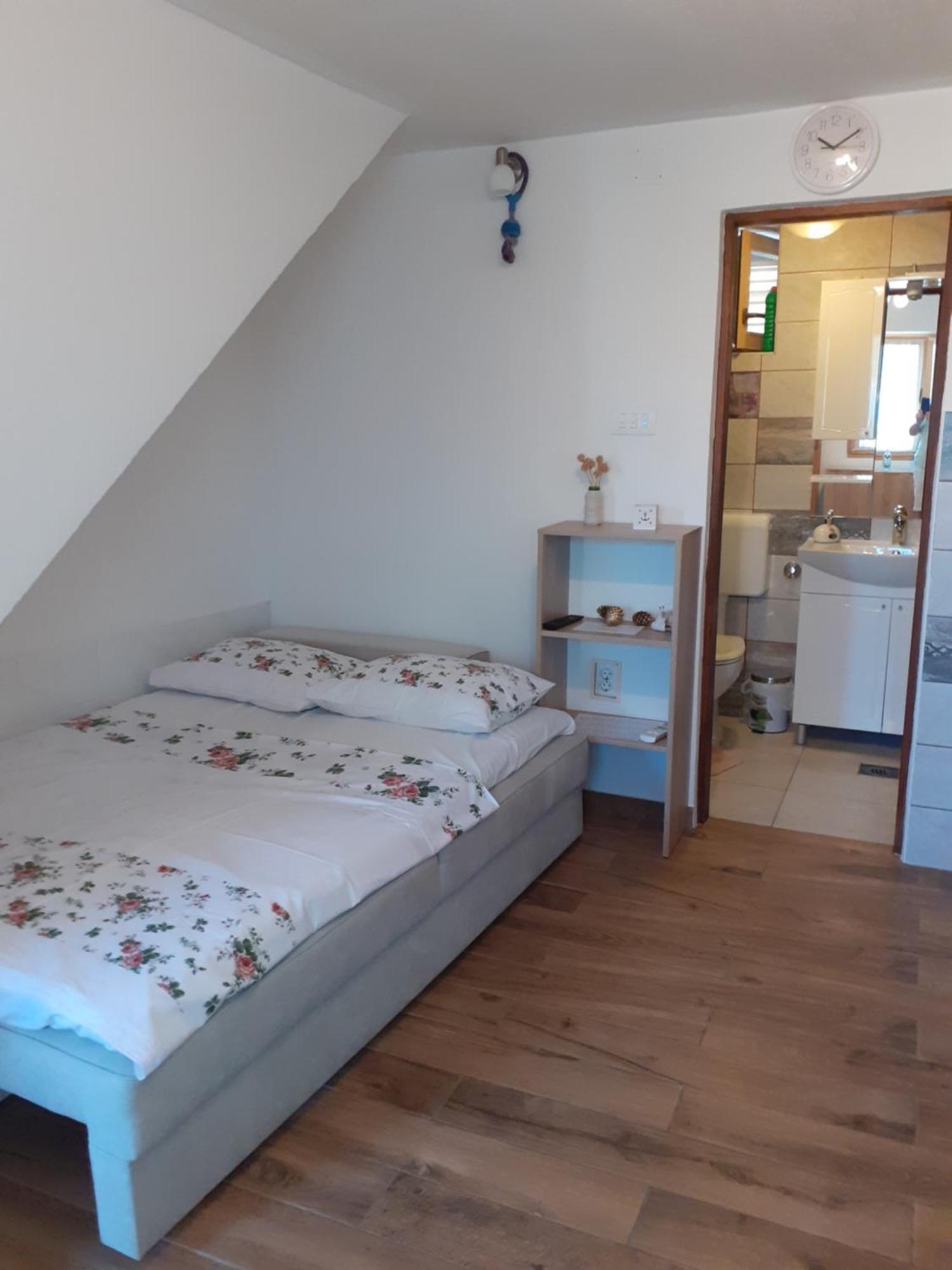 Apartmani Matko Betina  Kültér fotó