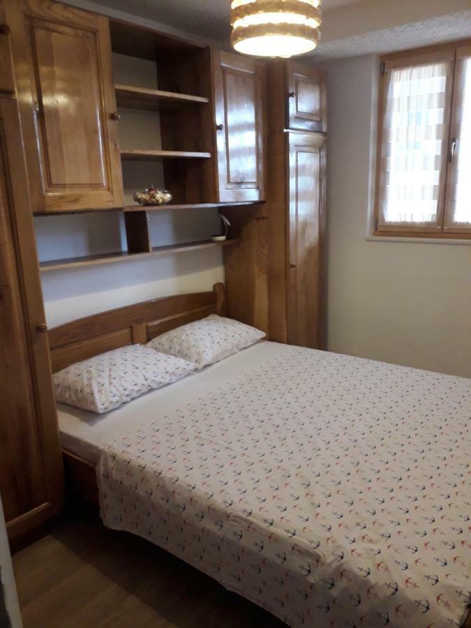 Apartmani Matko Betina  Kültér fotó